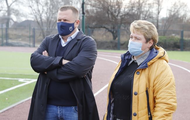 Филатов проинспектировал новый стадион в левобережной школе