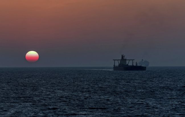 Иран обманул союзника? Китайские судна внезапно не пустили через Ормузский пролив