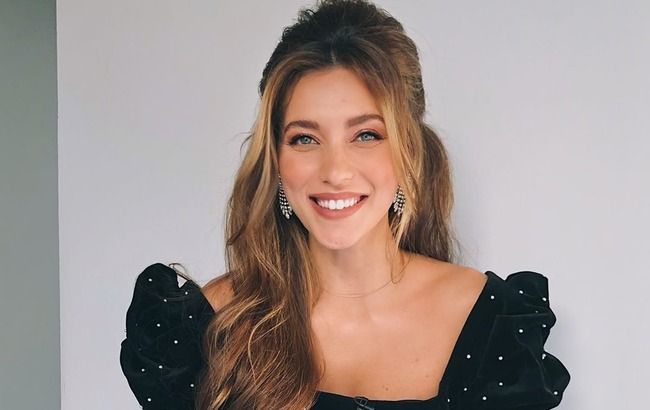 Такий щасливий: Регіна Тодоренко зачарувала ранковою зарядкою з синочком і чоловіком