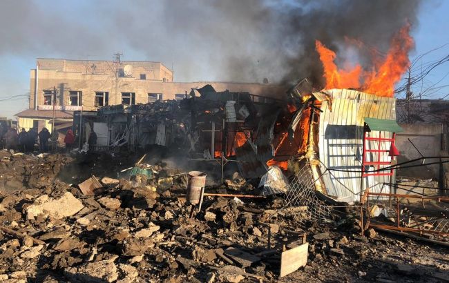 Окупанти продовжують гатити по Харківській області: є поранений