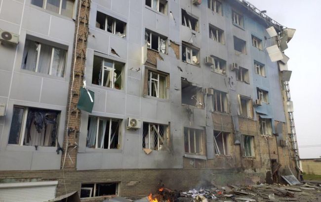 Біля бізнес-центру гауляйтера Балицького у Мелітополі вранці вибухнуло авто (відео)