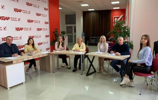 "УДАРовцы" написали радиодиктант национального единства ко Дню украинской письменности и языка