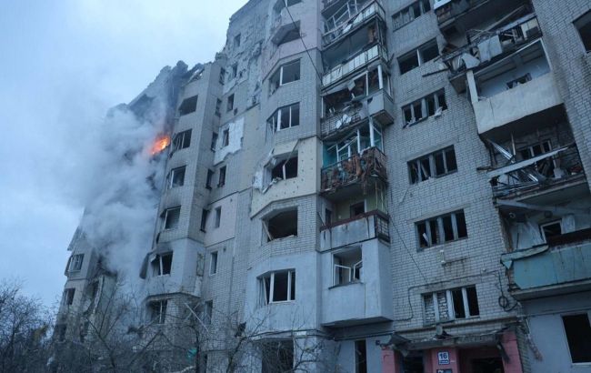 Росія вдарила КАБом по багатоповерхівці в Куп&rsquo;янську, є постраждалі