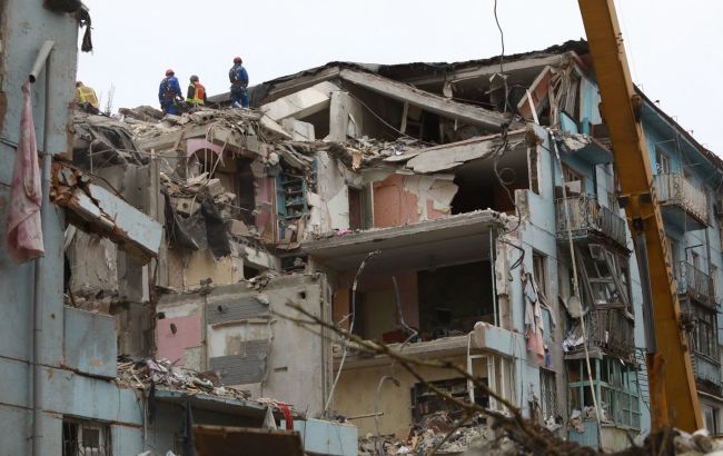 Удар по багатоповерхівці в Запоріжжі: двоє людей вважаються зниклими безвісти