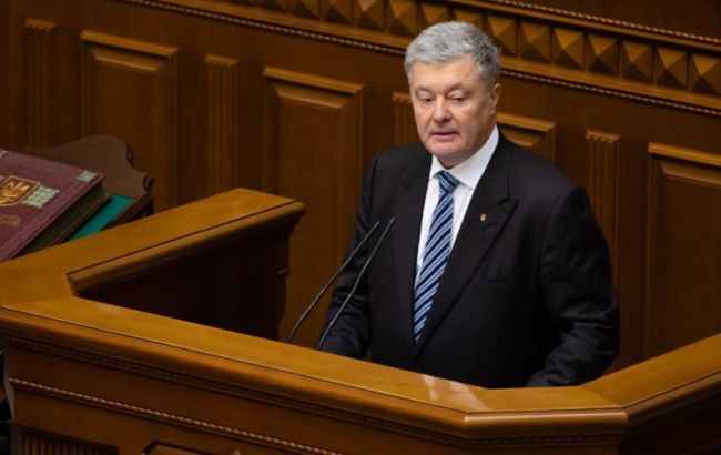 Порошенко призвал немедленно выделить деньги для армии