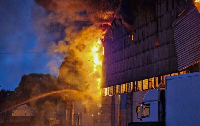 Атака дронів на Львів: поліція показала перші хвилини після удару