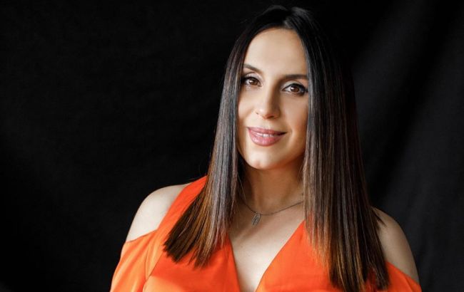 Словно девчонка: Джамала в купальнике покорила пышным бюстом и натуральной красотой