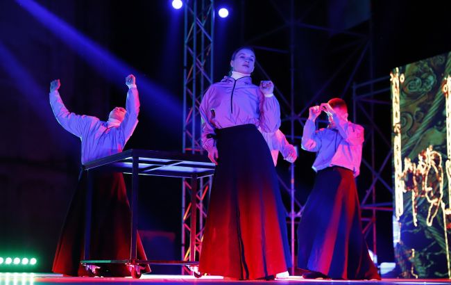 У рамках "DniPro ГогольFest" на території колишнього заводу презентували виставу "ТРУ"