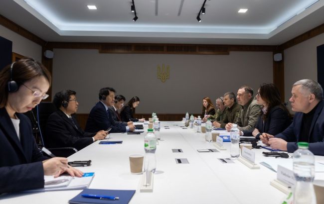 В Украину приехал спецпредставитель Китая: ему рассказали о ситуации на фронте