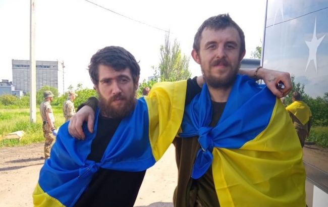 Тримали найважчий напрямок фронту: омбудсмен показав кадри сьогоднішнього обміну полоненими