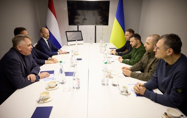 Зеленський провів з Рютте військовий кабінет у Харкові: що обговорювали