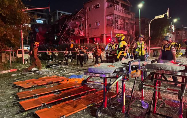 Десятки ракет і постраждалі: деталі третьої хвилі удару Ірану по Ізраїлю