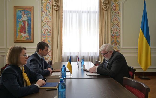 МЗС викликало "на килим" посла Словаччини після звинувачень Братислави на адресу України