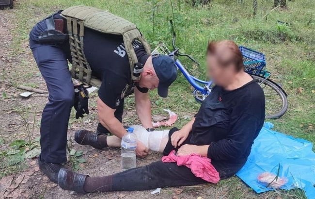 Собирала грибы, несмотря на запрет. Женщина подорвалась на растяжке в лесу Черниговской области