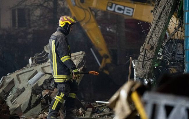 Полиция показала первые минуты после удара РФ по Тернополю (видео)