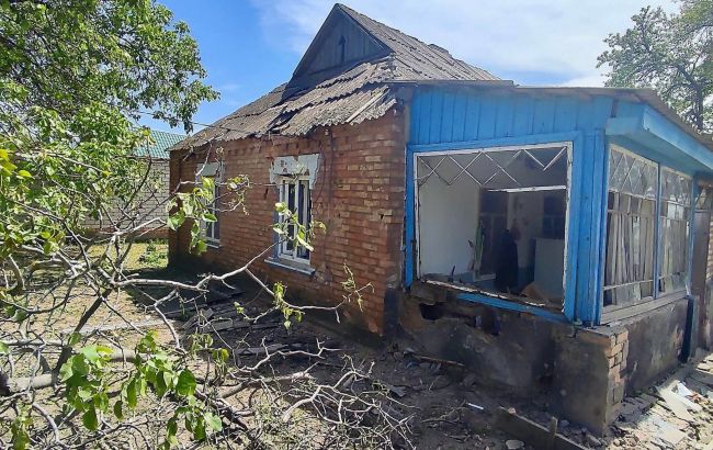 Росіяни обстріляли Нікопольський район із важкої артилерії: є руйнування