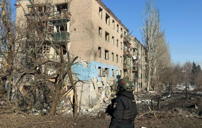 РФ скинула чотири авіабомби на Костянтинівку: є жертва і поранені