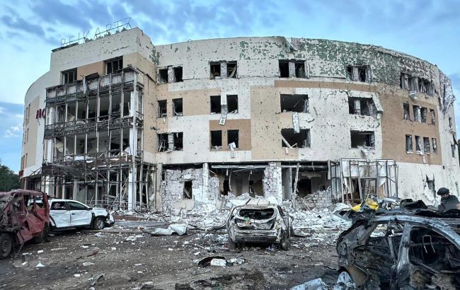 Удар росіян по Запоріжжю: кількість постраждалих збільшилася, серед них є діти