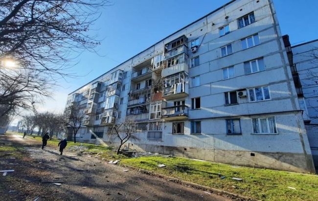 Снаряд потрапив у багатоповерхівку. Кількість поранених через обстріл Курахового зросла