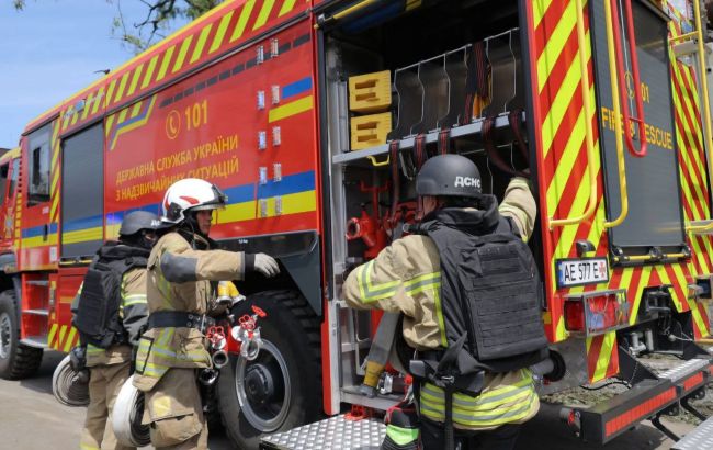 Ракетний удар по Дніпру: вже 7 загиблих та близько 70 постраждалих, багато дітей