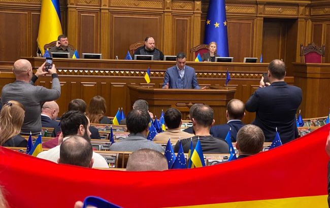 Премьер Испании выступил в Раде