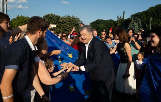 Порошенко: безвиз с ЕС умножил ценность украинского паспорта