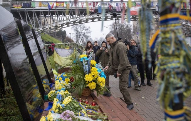 Кличко в річницю Майдану вшанував пам&rsquo;ять Героїв Небесної Сотні