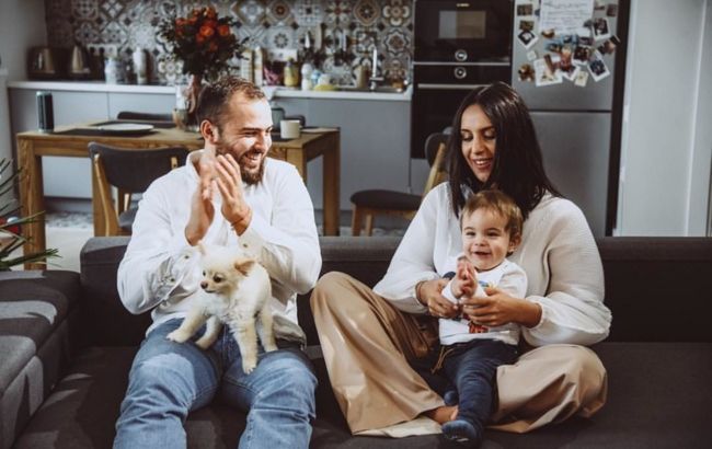 Ідеальна сім'я! Джамала підкорила безуречным джинсовим family look з чоловіком і синочком