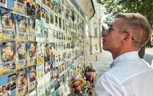 Опонент Орбана прибув з візитом до України (фото)