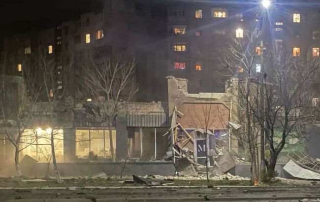 Росіяни вдарили по житловому кварталу у Кривому Розі: є постраждалі