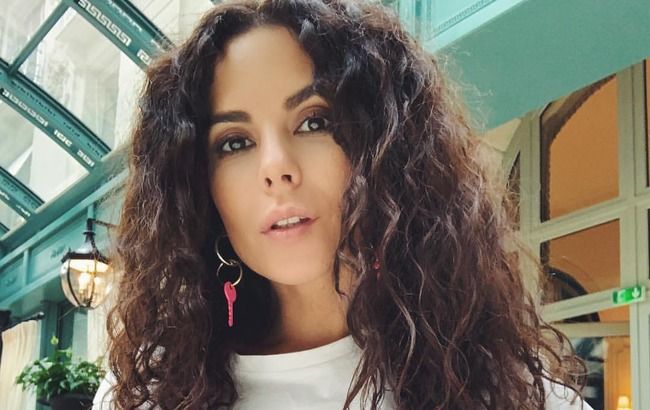 Сучасна Афродіта: Настя Каменських підкорила соковитими формами в бікіні