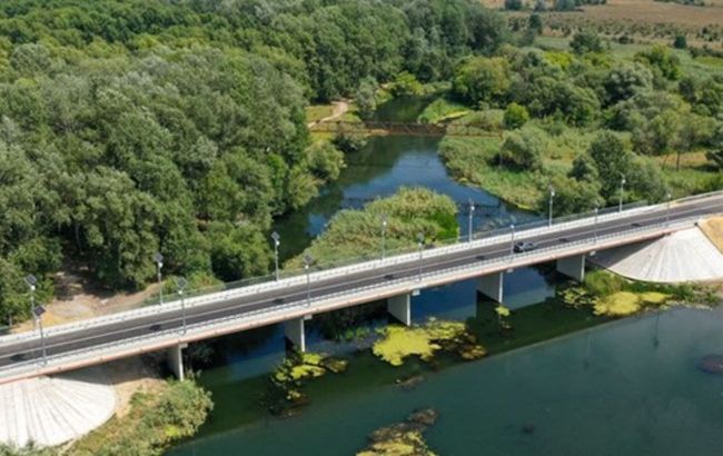 В Харьковской области открыли после ремонта мост через Северский Донец