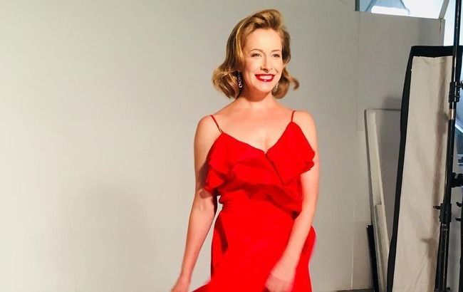 "Девочка-выпускница": Елена Кравец очаровала "воздушным" образом в Одессе