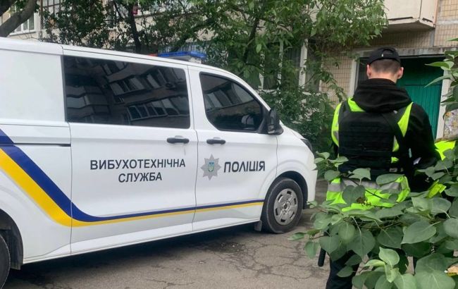 В одному з районів Києва стався вибух біля житлового будинку: що відомо