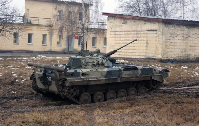 Украинские военные из засады уничтожили БМП оккупантов (видео)