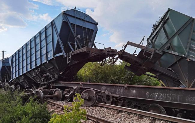У Румунії зійшли з рейок 15 зерновозів, які прямували з України