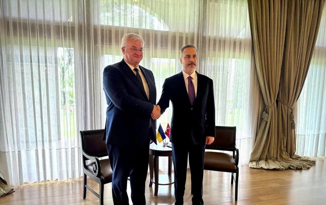 Зеленский готов к встрече с Путиным: Сибига поговорил с главой МИД Турции