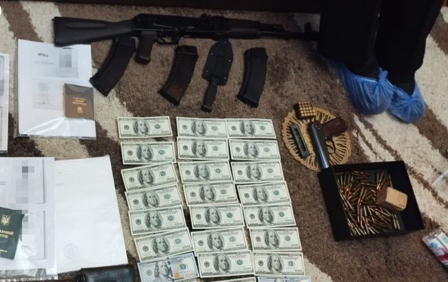 Посадовця Міноборони затримали на отриманні хабаря за зняття з військового обліку