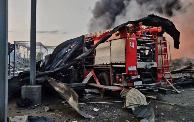 Росіяни у дві хвилі обстріляли термінал із зерном в Одеській області, є постраждалі