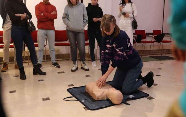 В "УДАРе" Кличко начались всеукраинские "Курсы первой домедицинской помощи"