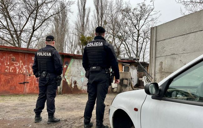 Поймали на круассане. Украинца, который вывозил мужчин в Европу, задержали в Словакии
