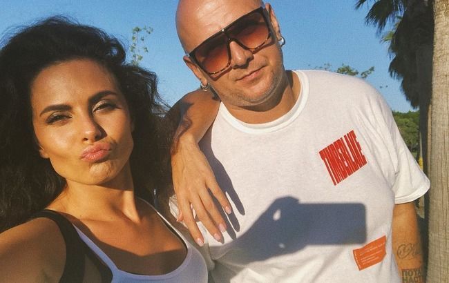 Объятия и поцелуй: Потап с Настей Каменских засветились в компании звездных друзей