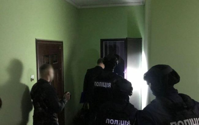 Нацполиция разоблачила мошенников, вымогавших деньги у чиновников