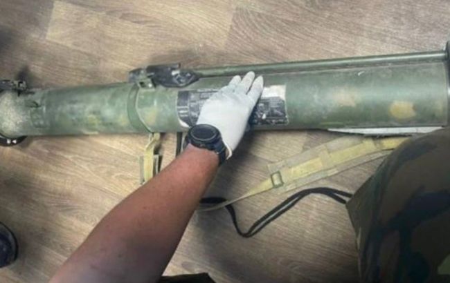 У Херсоні викрили чоловіка, який торгував трофейною російською зброєю