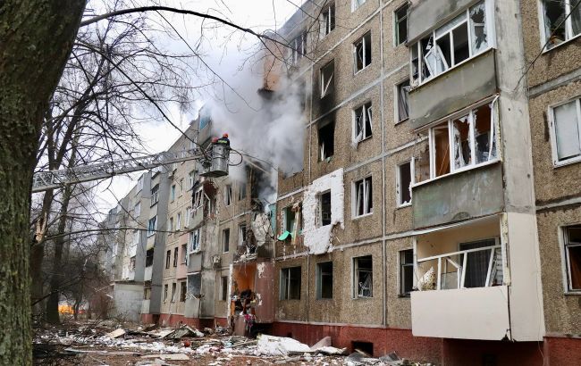 У Чернігові зростає кількість постраждалих від удару по багатоповерхівці: фото наслідків