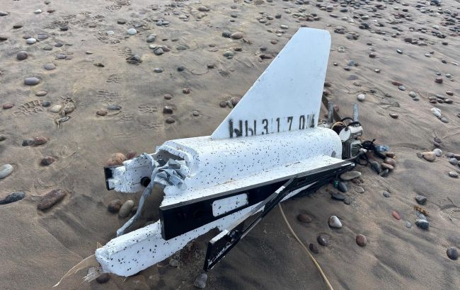 На пляже в Латвии обнаружили обломок российского дрона "Гербера"