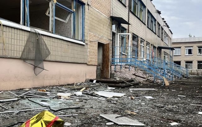 Ночью РФ обстреляла Краматорск: атаковано предприятие, школа, детсад