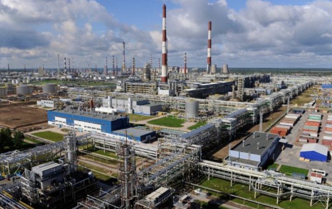 Дрони атакували НПЗ у Ленінградській області: чим він важливий