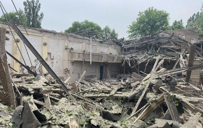 Армія РФ скинула авіабомбу на Нью-Йорк: поранено людину (фото)