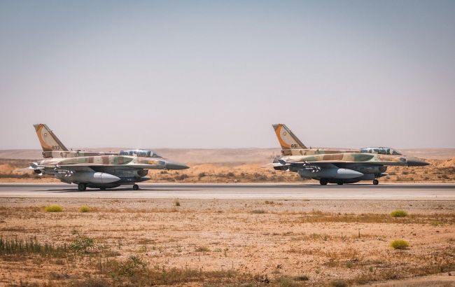 Ізраїль заявив про атаку на військові бази Ірану: "прильоти" по ППО і не тільки